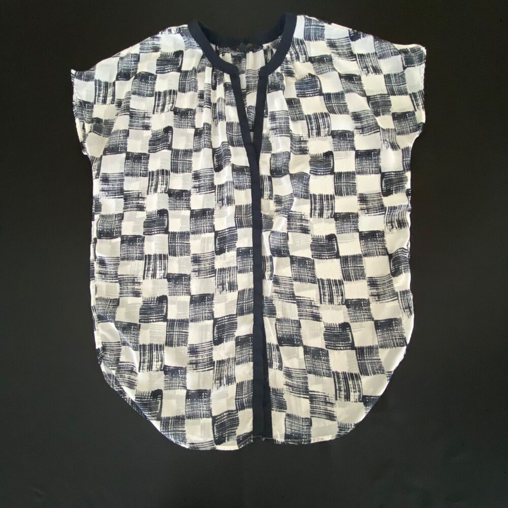 Banana Republic Women's Abstract Geometric Blouse Medium M Navy White